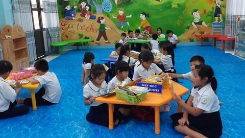 Thầy và trò trường TH Nguyễn Thị Minh Khai đã phát động phong trào tuần lễ học tập suốt đời với chủ đề “Chuyển đổi số để thúc đẩy Học tập suốt đời”