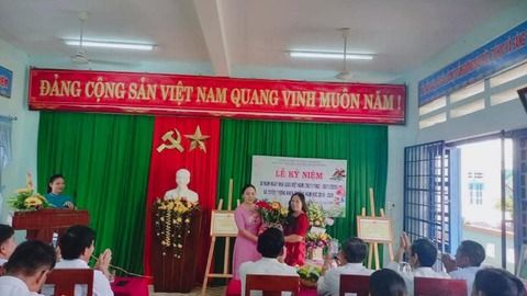 Trường tiểu học Nguyễn Thị Minh Khai đã tổ chức lễ kỉ niệm 38 năm Ngày nhà giáo Việt Nam 20.11 và tổ chức tuyên dương khen thưởng năm học 2019 - 2020