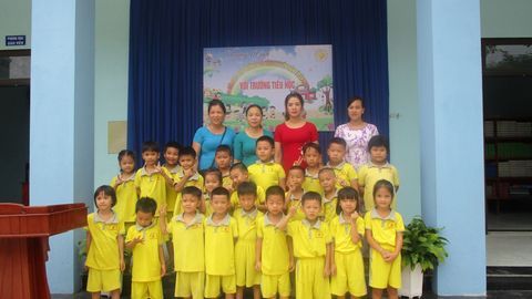 TRƯỜNG TH NGUYỄN THỊ MINH KHAI ĐÓN TRẺ MẪU GIÁO CÔNG LẬP VÀNH KHUYÊN ĐẾN THAM QUAN TRƯỜNG